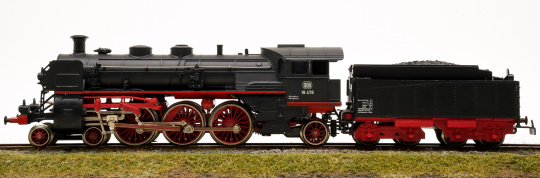 Märklin 8391 (DC) – Schlepptender-Dampflok BR 18.4 der DB, 2-Ltr. Hamo-Modell 