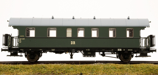 Brawa 46754 – 2. Klasse Personenwagen -Donnerbüchse- BBitr der (D)DR, Innenbeleuchtung 