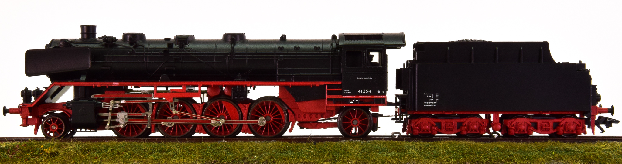 GebrauchteModellbahn | Märklin 3392 / 29625 – Güterzug-Schlepptenderloke BR  41 der DB, digital (Delta) | Erste Klasse aus 2. Hand