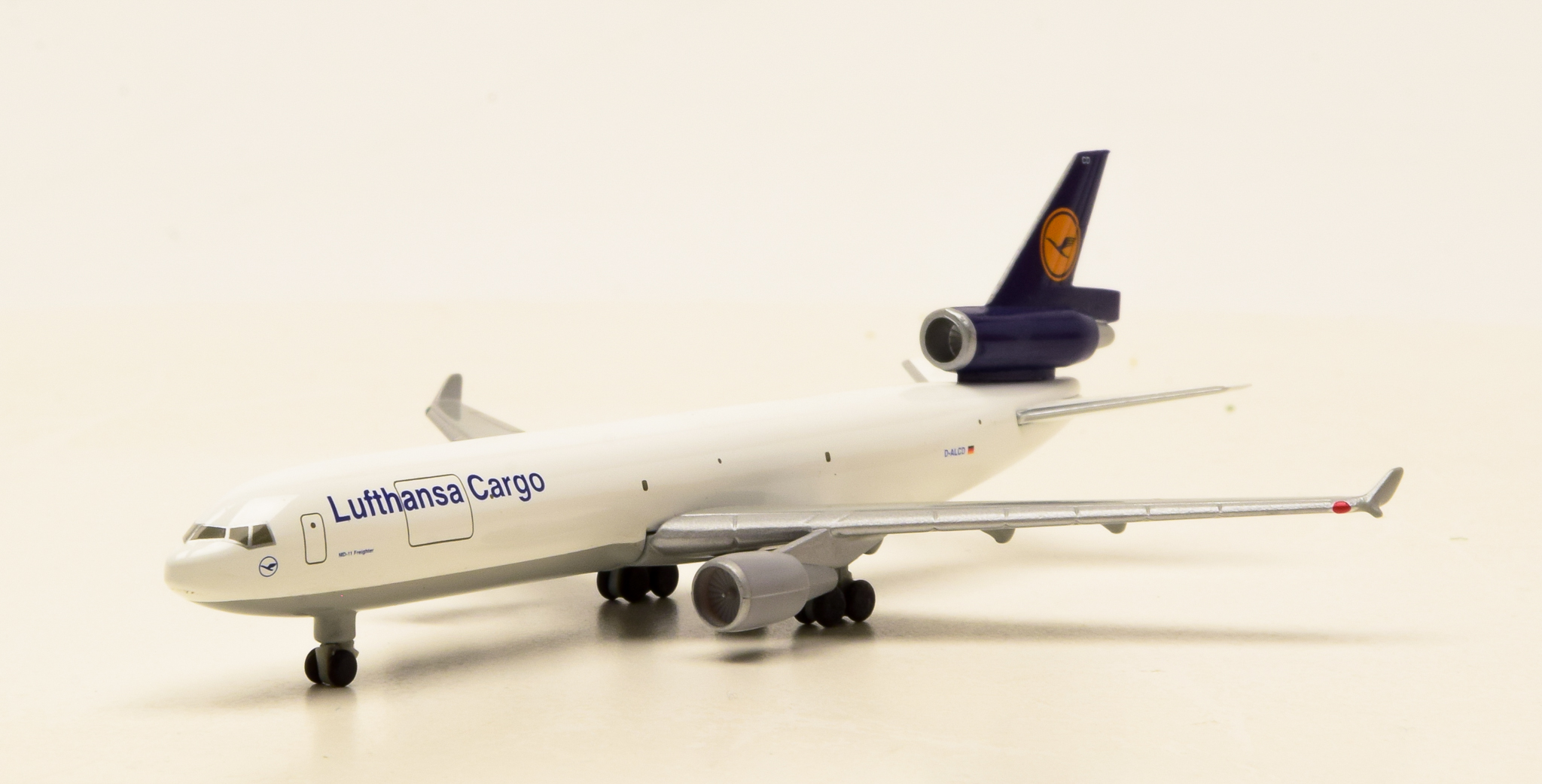 Gebrauchtemodellbahn | Herpa Wings 503549 (1:500) – Boeing McDonnell  Douglas MD-11F der Lufthansa Cargo